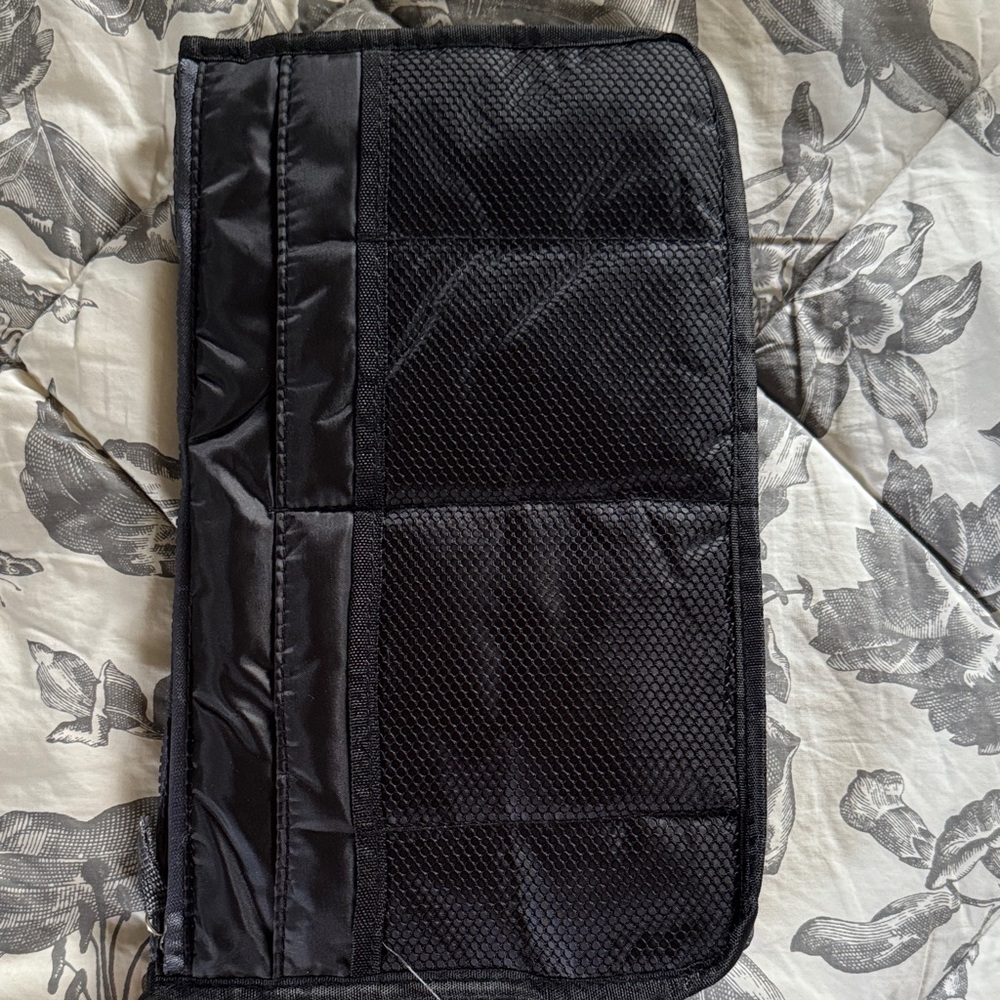 Never Used - Lg Black/GreyOrganizer Bag
